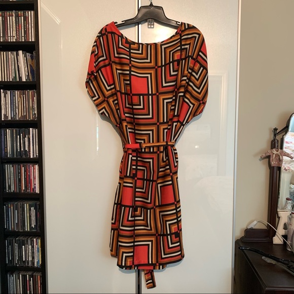 Retro geometric print boxy tunic dress with self-fabric tie belt ✨LIKE N… - Picture 2 of 3